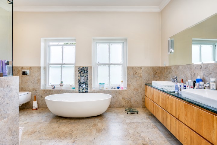 6 Bedroom Property for Sale in Constantia Western Cape
